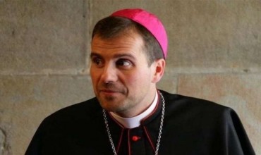 Catholic bishop resigns after falling in love